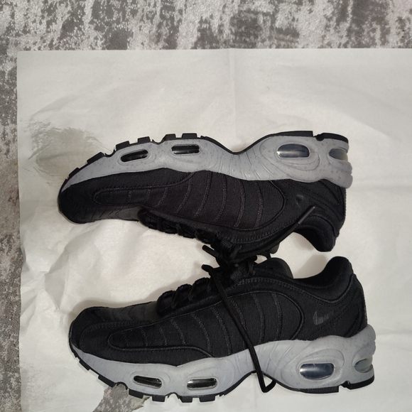 ⭐️🖤🖤NIKE AIR MAX TAILWIND IV SP SNEAKERS🖤🖤 - Picture 11 of 16